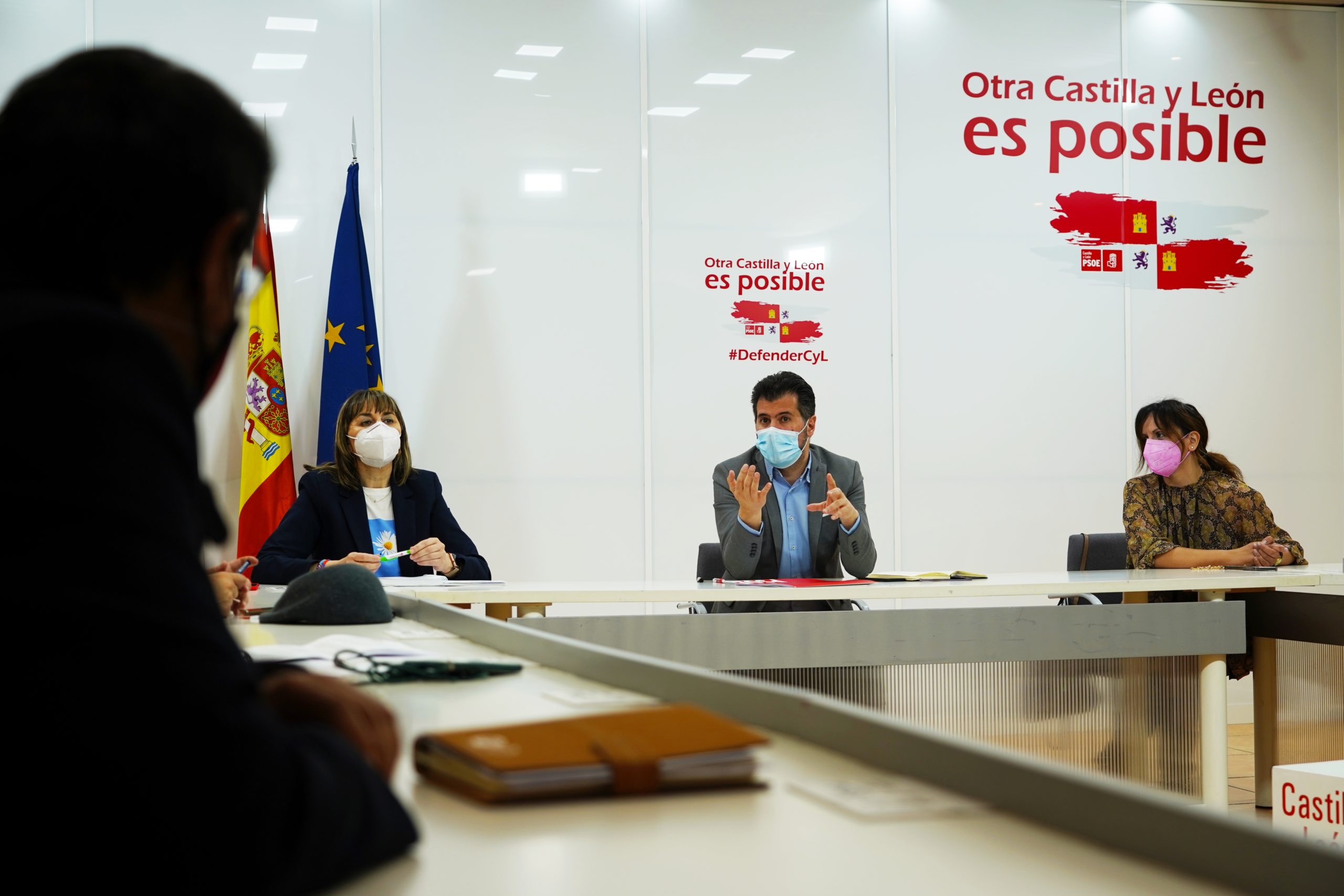 PSOE y UGT piden a la Junta que cumpla sus compromisos con los empleados públicos
