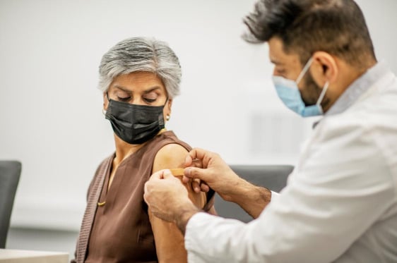 Nestlé dona 2 millones de francos suizos a COVAX para vacunas