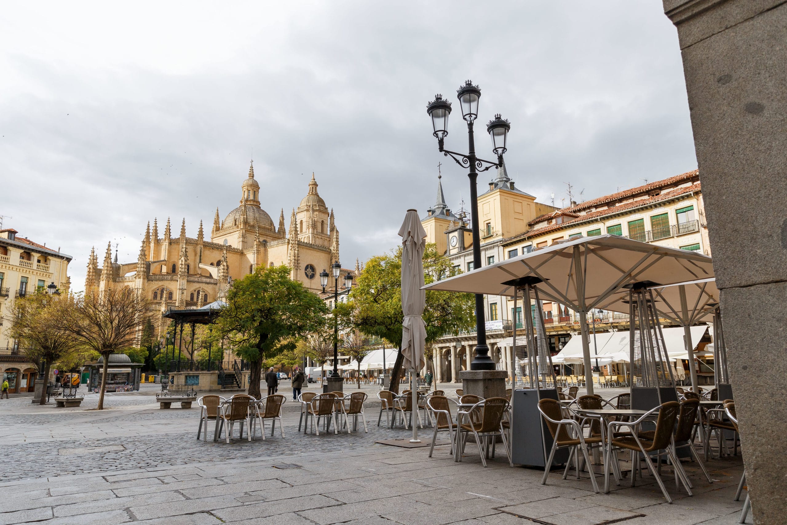 La hostelería de Segovia, Soria, Ponferrada y otros 11 municipios abrirá el interior