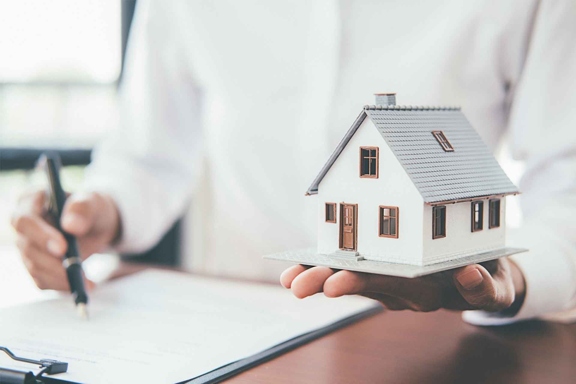La firma de hipotecas para vivienda crece un 32,1 % en abril, según el INE