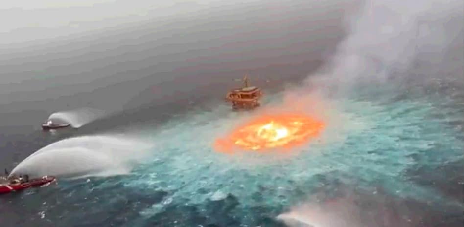 Dudas sobre el modelo de gestión de Pemex tras el aparatoso incendio en el golfo de México