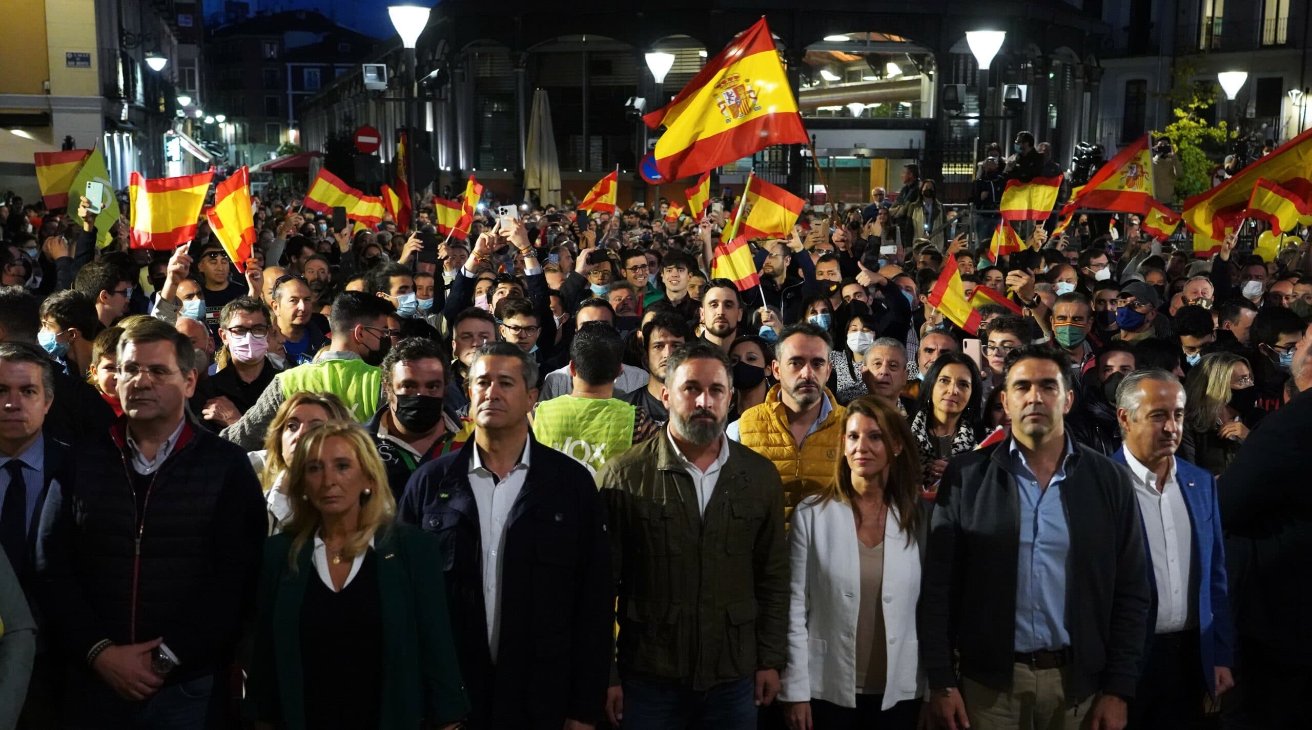 Abascal llena en Valladolid y acusa al PP de ser «el salvavidas del PSOE»