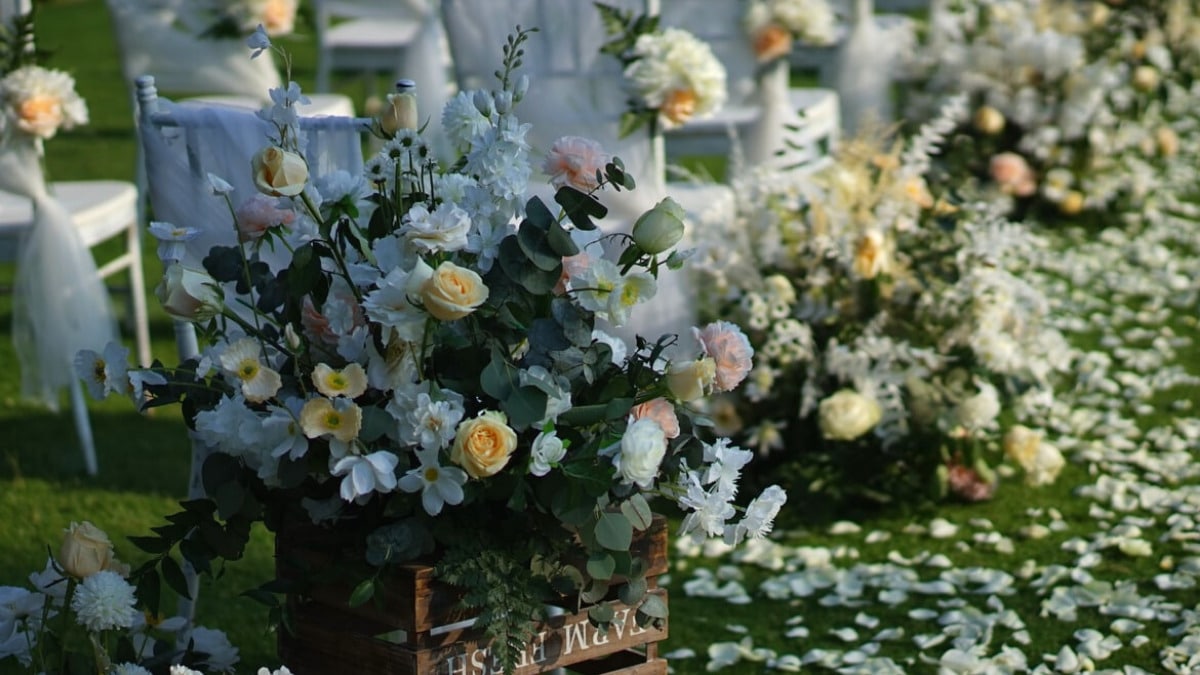 Cómo comprar arreglos florales online para un evento funerario