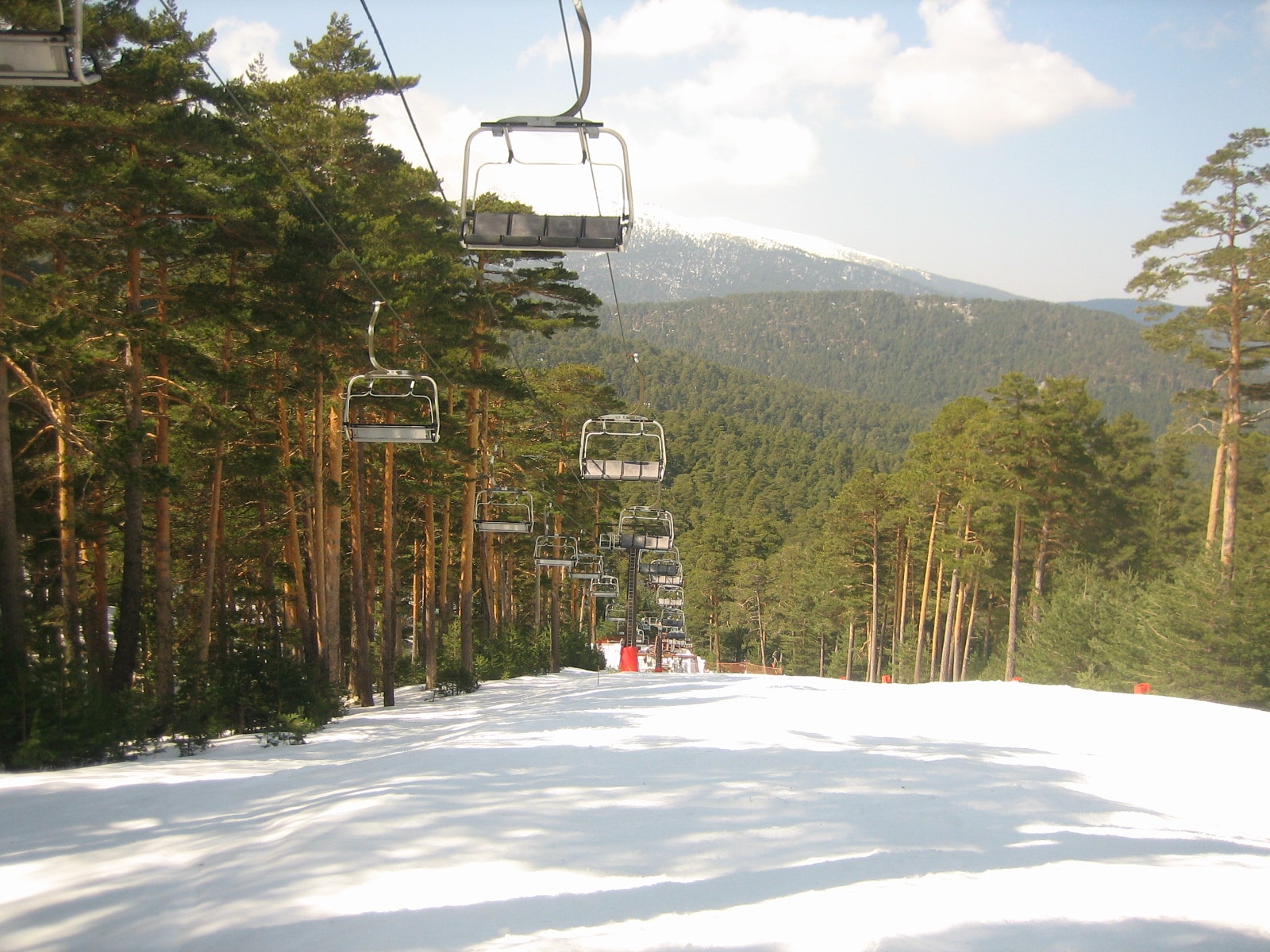 El TSJ vuelve a dar ‘pista libre’ a la estación de esquí de Navacerrada
