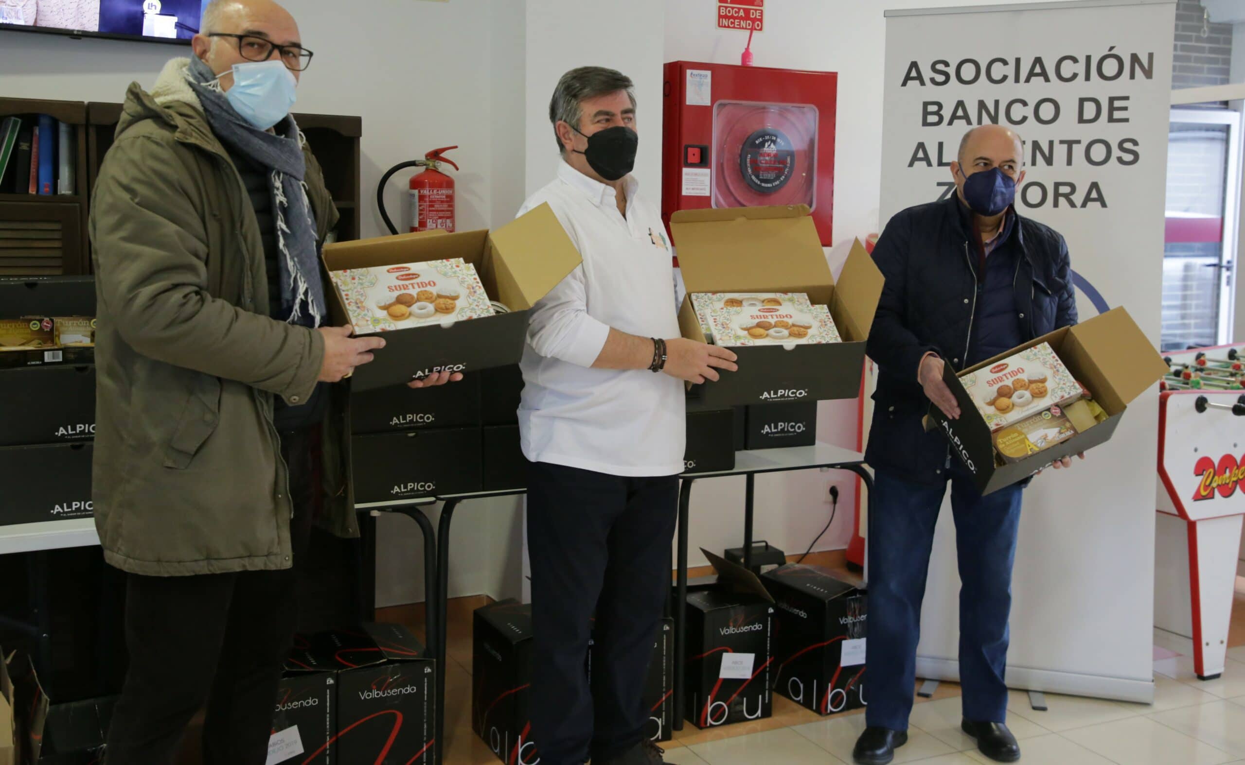 La Cocina Solidaria de Zamora entrega cestas con alimentos a 50 familias necesitadas