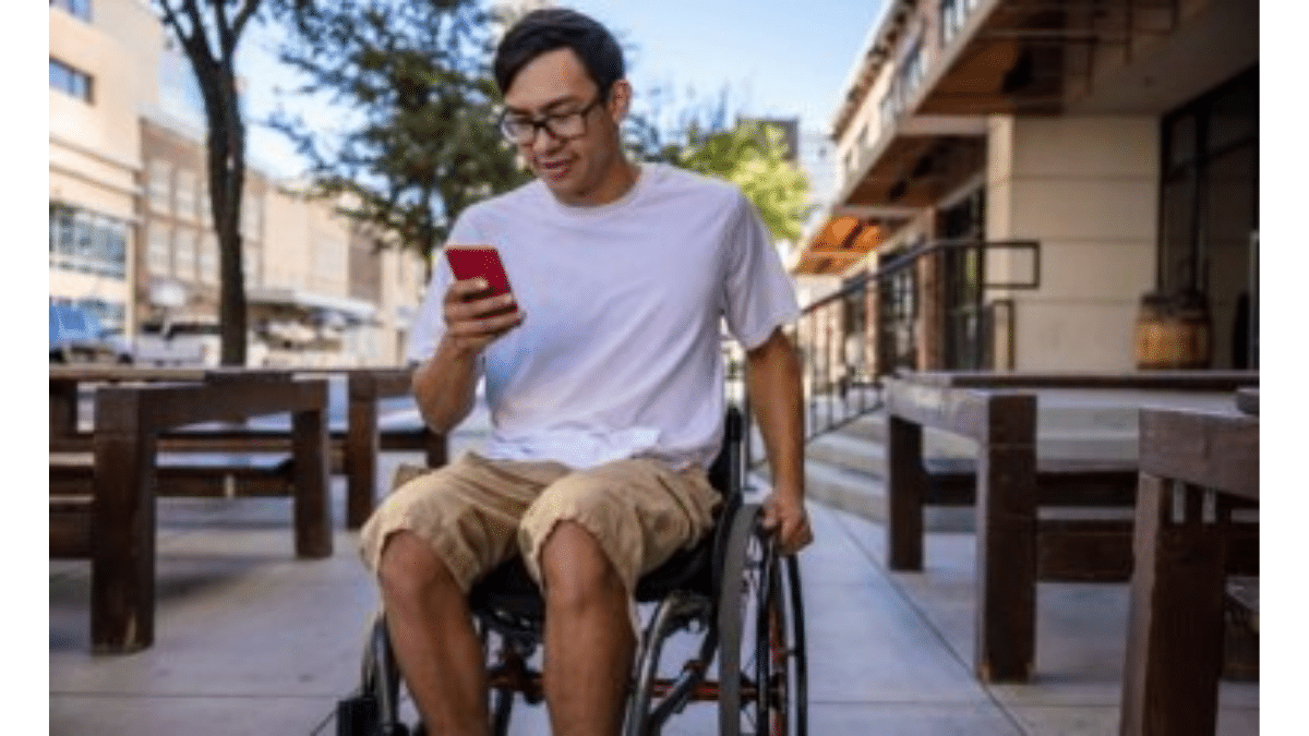 Santander ha destinado más de 15 millones para accesibilidad, educación y empleo de personas con discapacidad