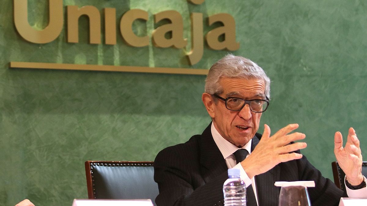 Medel se resiste abandonar Unicaja Banco: exige el cargo de presidente Emérito