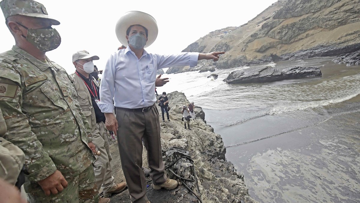 Perú denuncia que aún quedan 69 puntos contaminados por el derrame de Repsol