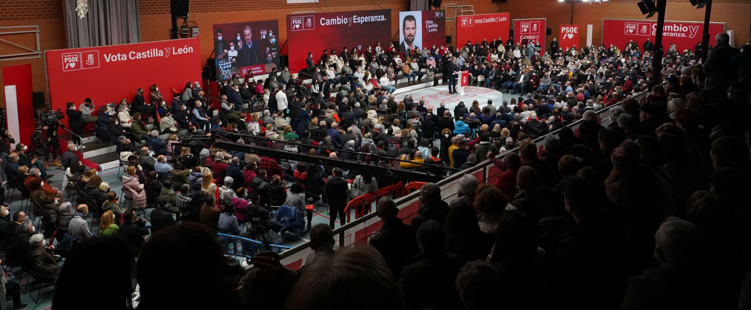 Tezanos ‘cisca’ el resto de sondeos y otorga una ‘minivictoria’ al PSOE