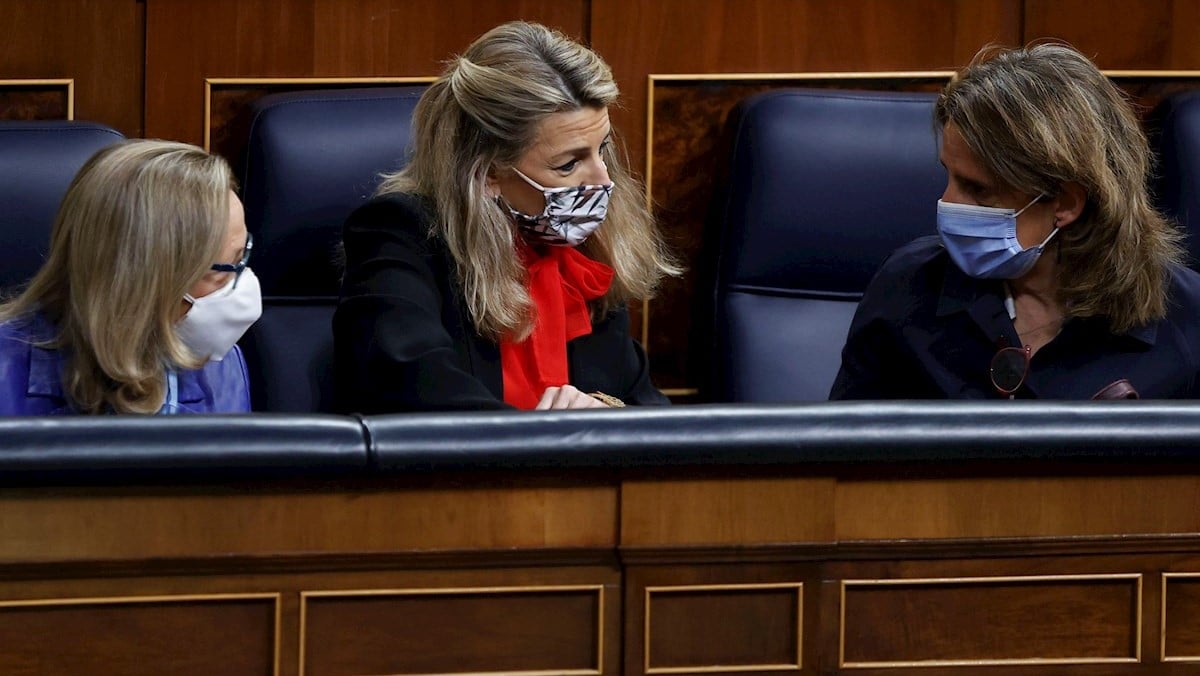 El 100% del paro de enero lo sufren las mujeres, mientras Calviño y Díaz aseguran que la reforma laboral ya da sus frutos