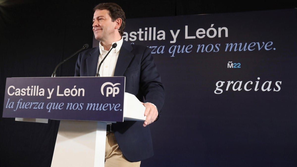 El PP gana en Castilla y León con 31 escaños, mientras el PSOE pierde 7 y VOX sube a 13