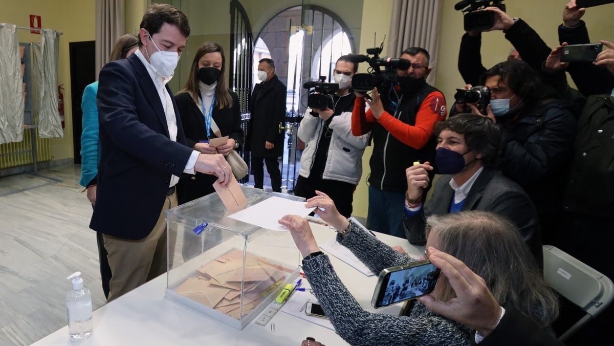 El PP gana las elecciones, pero necesita a VOX para gobernar en Castilla y León