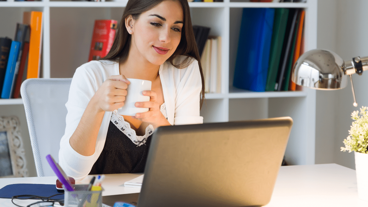 6 de cada 10 mujeres optaría por una semana laboral de cuatro días