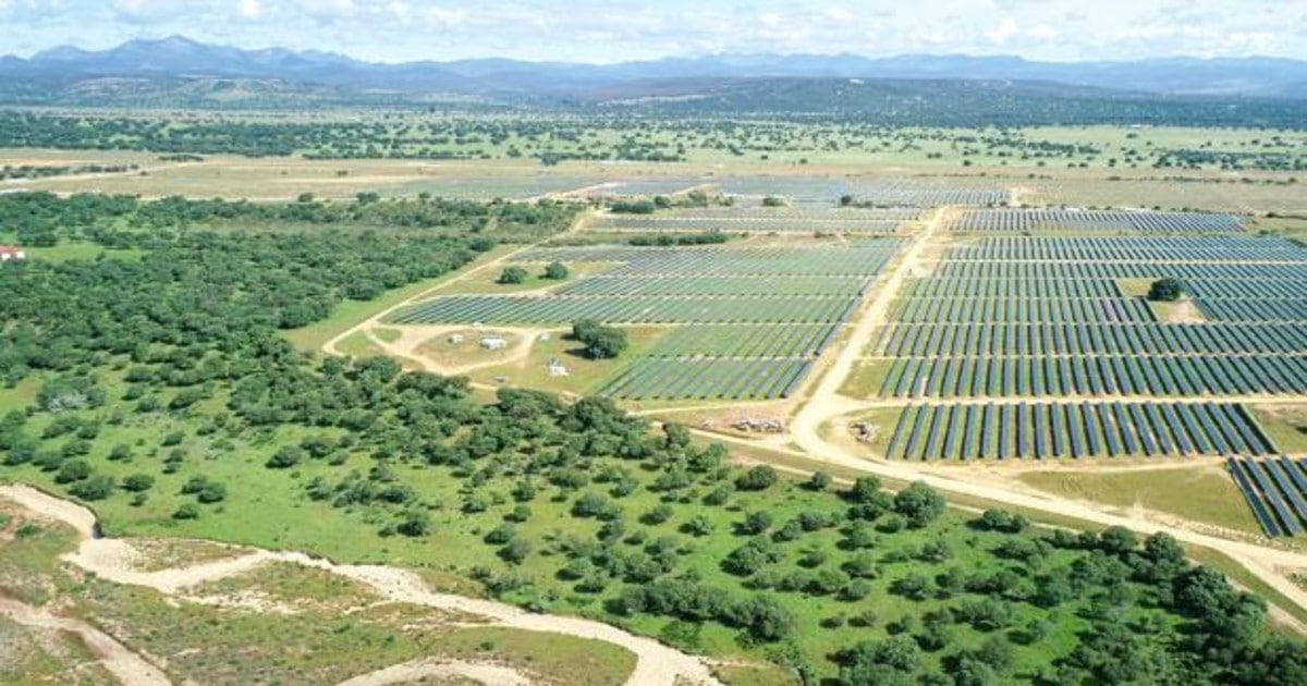 Repsol vende un 49 % de su mayor planta solar a TRIG por 117 millones de euros