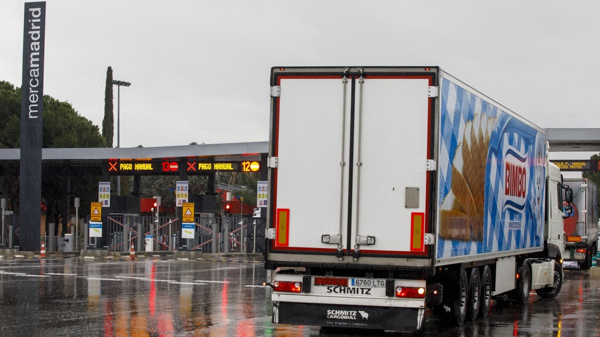 A Mercamadrid solo llega la mitad de la mercancía por la huelga de transportistas
