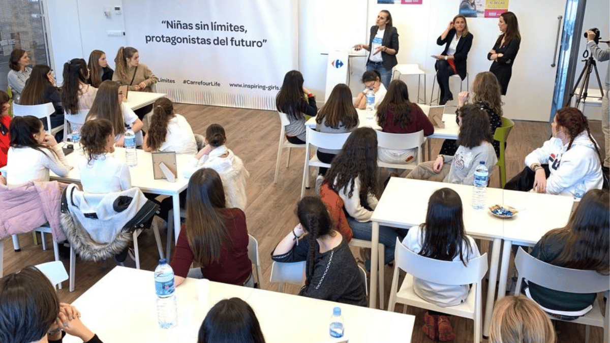 P&G y Carrefour apuestan por el empoderamiento de niñas y jóvenes en el ámbito formativo
