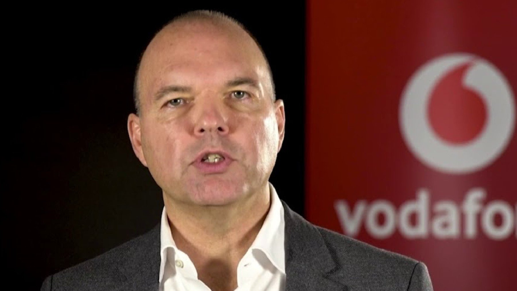 Vodafone destaca su robusto rendimiento en España y prevé más compras y fusiones