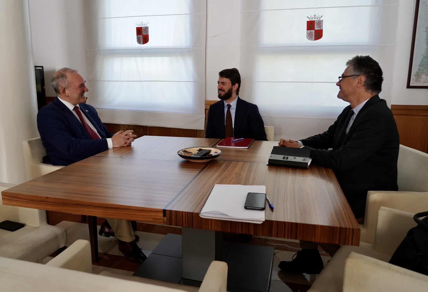 García-Gallardo se reúne con el cónsul honorario de Polonia en la Comunidad