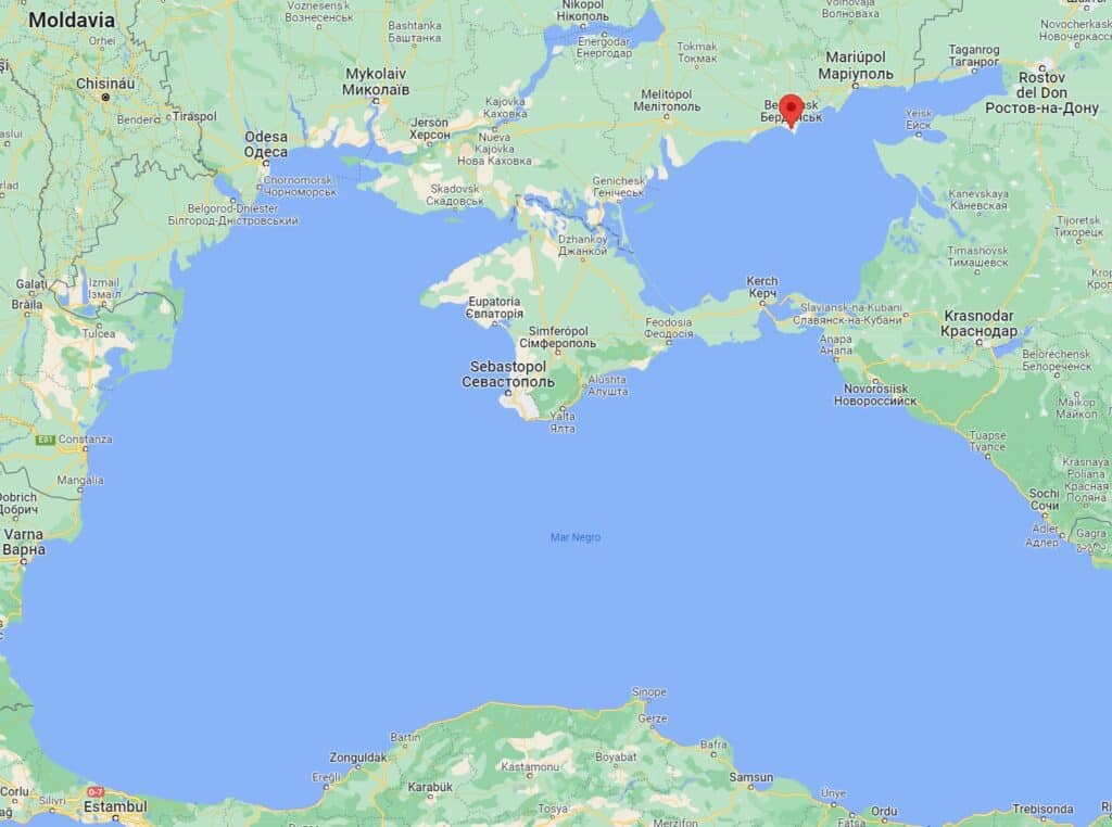 Emplazamiento de Berdiansk dentro del mar de Azov, en Ucrania (Zona actualmente ocupada por el ejército ruso). Google Maps.