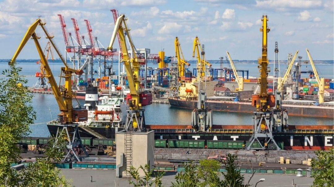 Tras más de cuatro meses de guerra, sale el primer buque mercante de Berdiansk con 7.000 toneladas de grano
