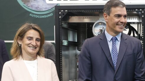España, aspirante a liderar la transición energética, uno de los países más caros para recargar un coche eléctrico