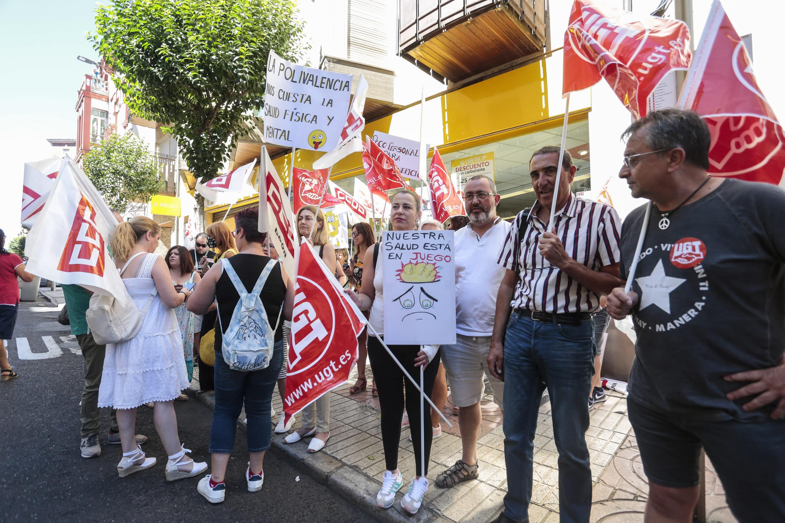 Empleados de Alimerka en León denuncian «sobrecarga de trabajo»