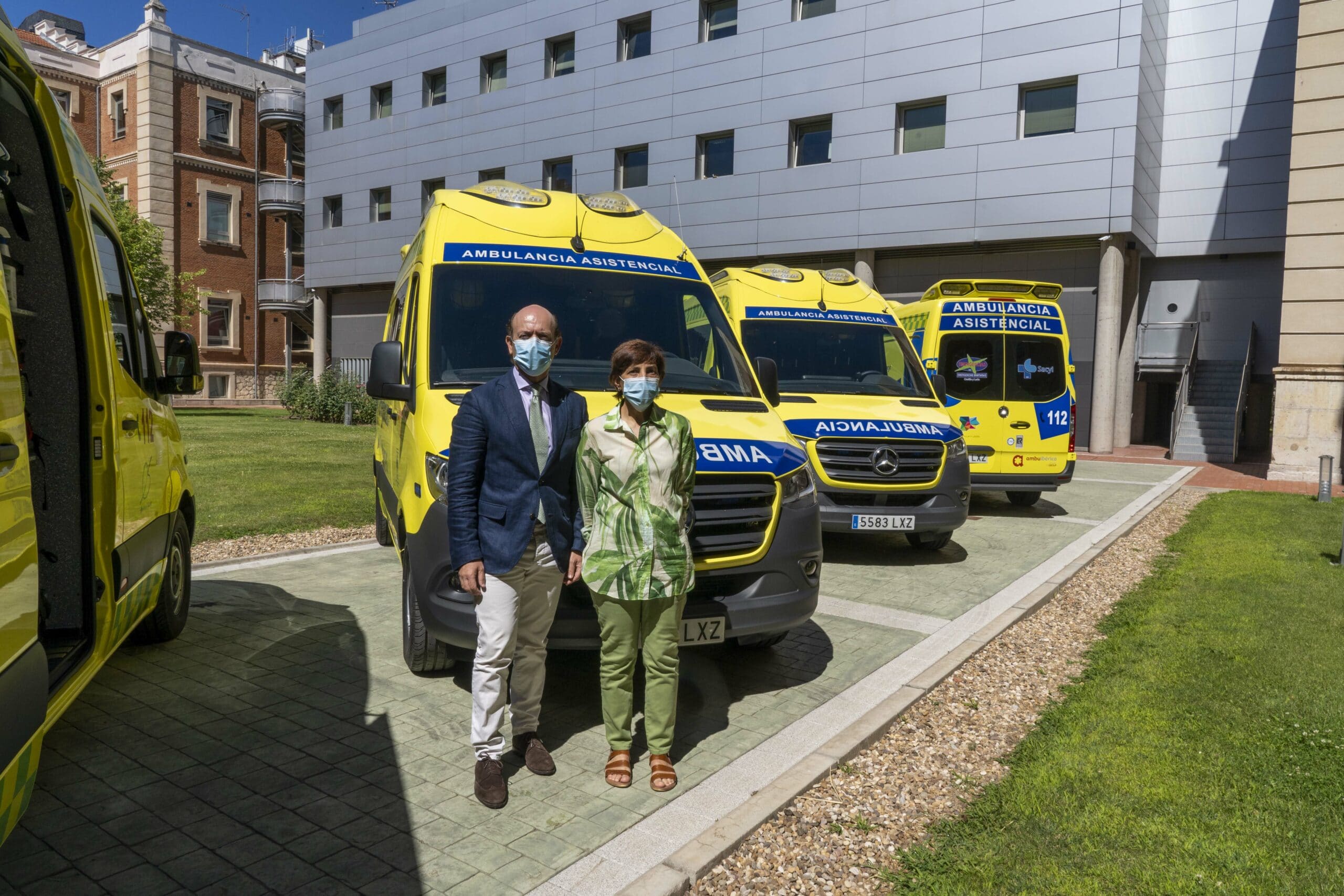 Sacyl invierte un millón de euros en cinco nuevas ambulancias «de enfermería»