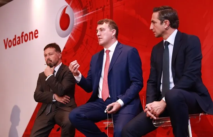 Vodafone bendice la fusión de Orange y MásMóvil, que se dibuja para finales de verano