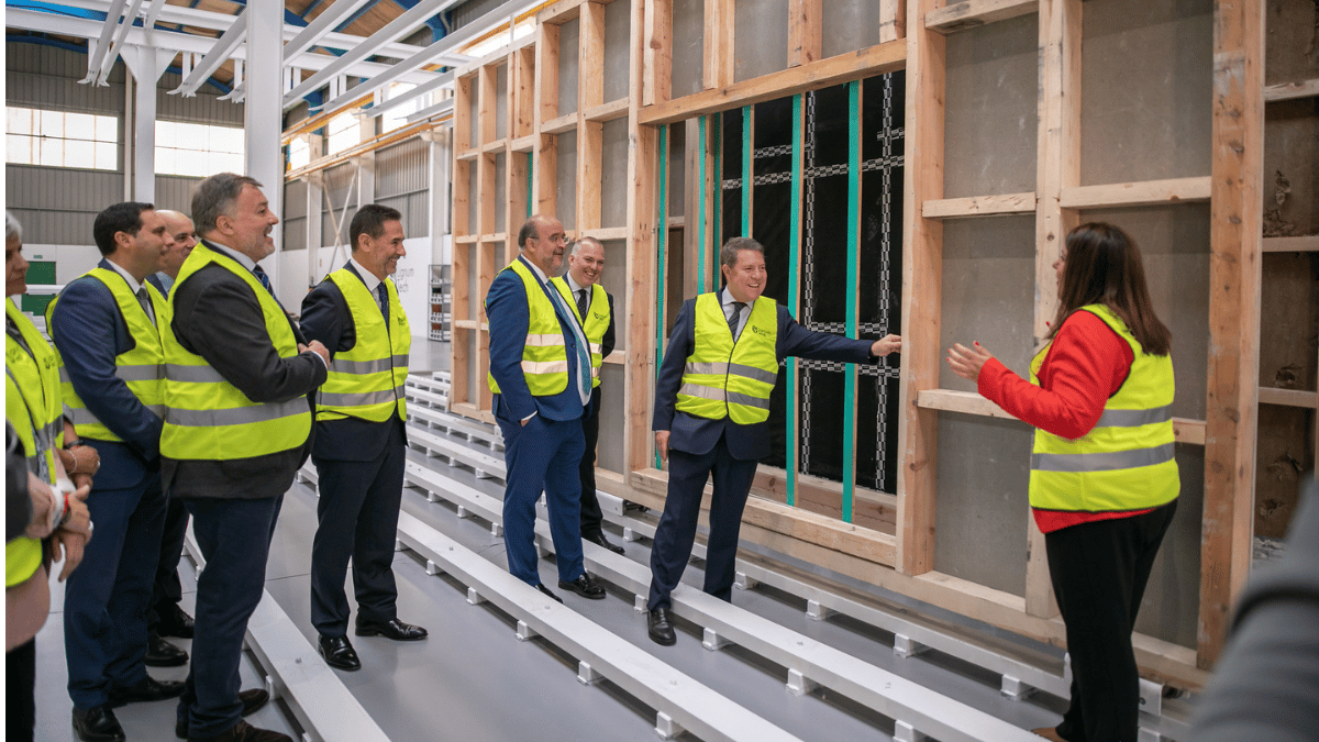 Lignum Tech inaugura la primera planta robotizada de fachadas ventiladas de madera
