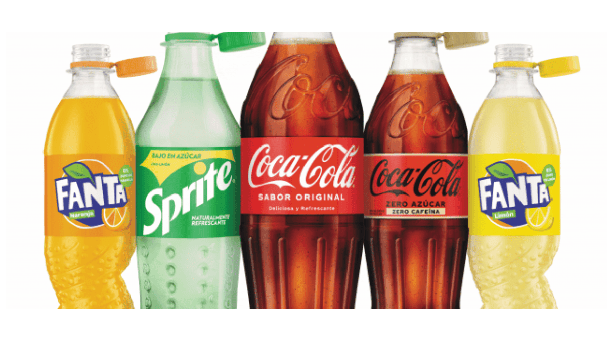 Coca-Cola lanza en España tapones adheridos a la botella para incentivar el reciclaje