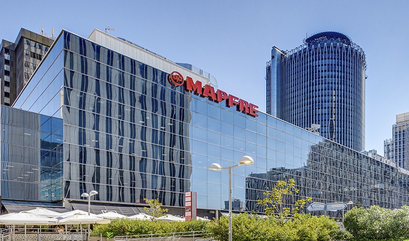 MAPFRE distribuye 1.000 millones de financiación en productos bancarios del Santander a través de su red