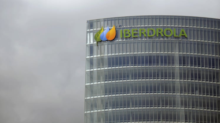 Iberdrola vende tres plantas minihidráulicas a Kelag por 55 millones