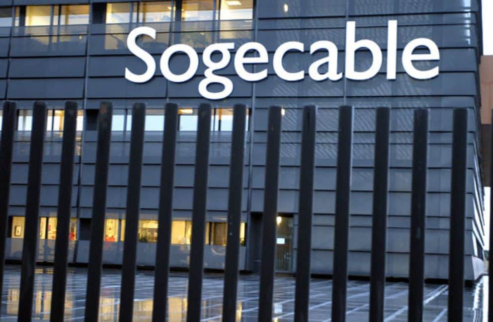 La CNMC inicia un expediente sancionador contra Telefónica por la compra de Sogecable en 2015