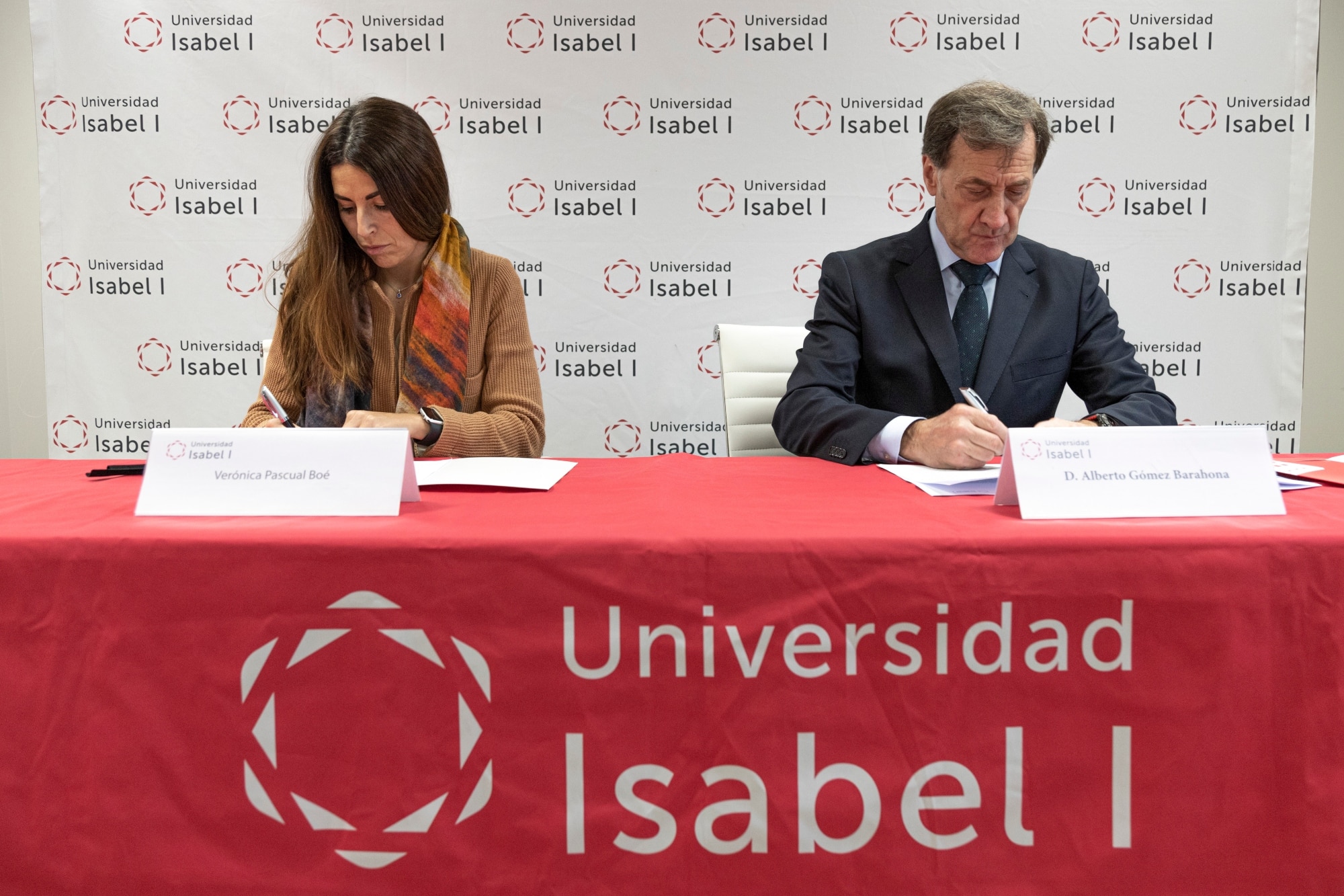 Universidad Isabel I y Fundación ASTI renuevan su convenio para impulsar la robótica educativa