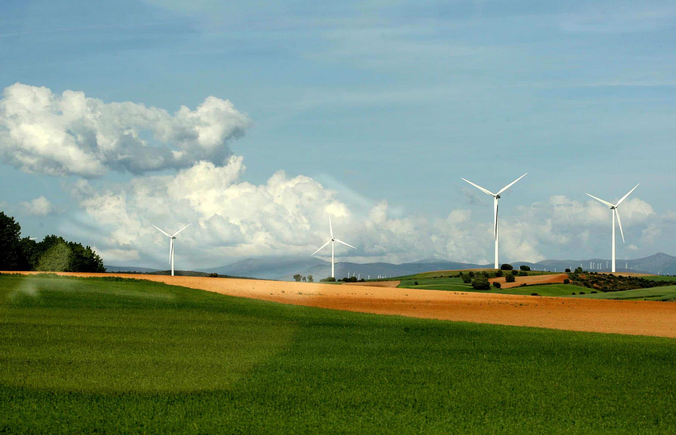 BEI, Iberdrola y Caja Rural de Soria firman un préstamo de 55 millones para un parque eólico en Burgos