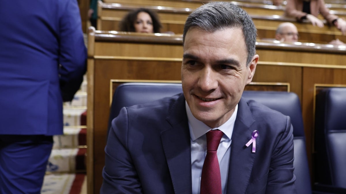 Récord de deuda pública: cada español debe más de 32.000 euros para financiar las políticas de Sánchez