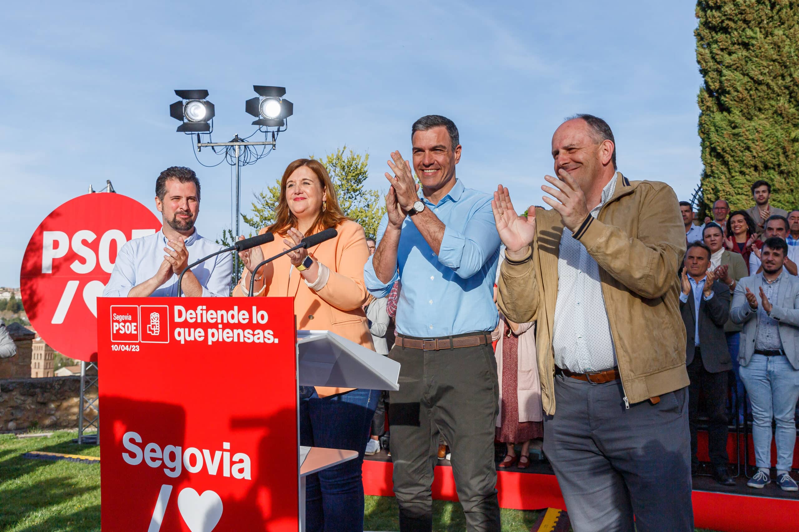 Clara Martín (PSOE) defiende la «luz» de Segovia y tacha de «meritorio» al candidato del PP