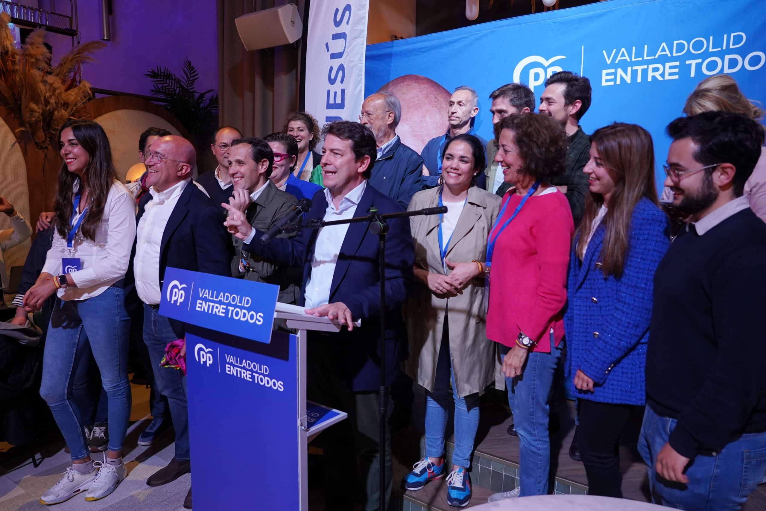 Carnero (PP) empata a 11 concejales con el PSOE y será investido alcalde con los votos de Vox (3)