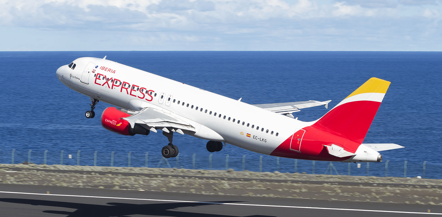 Iberia Express reinicia los vuelos Madrid-Menorca desde 22 euros