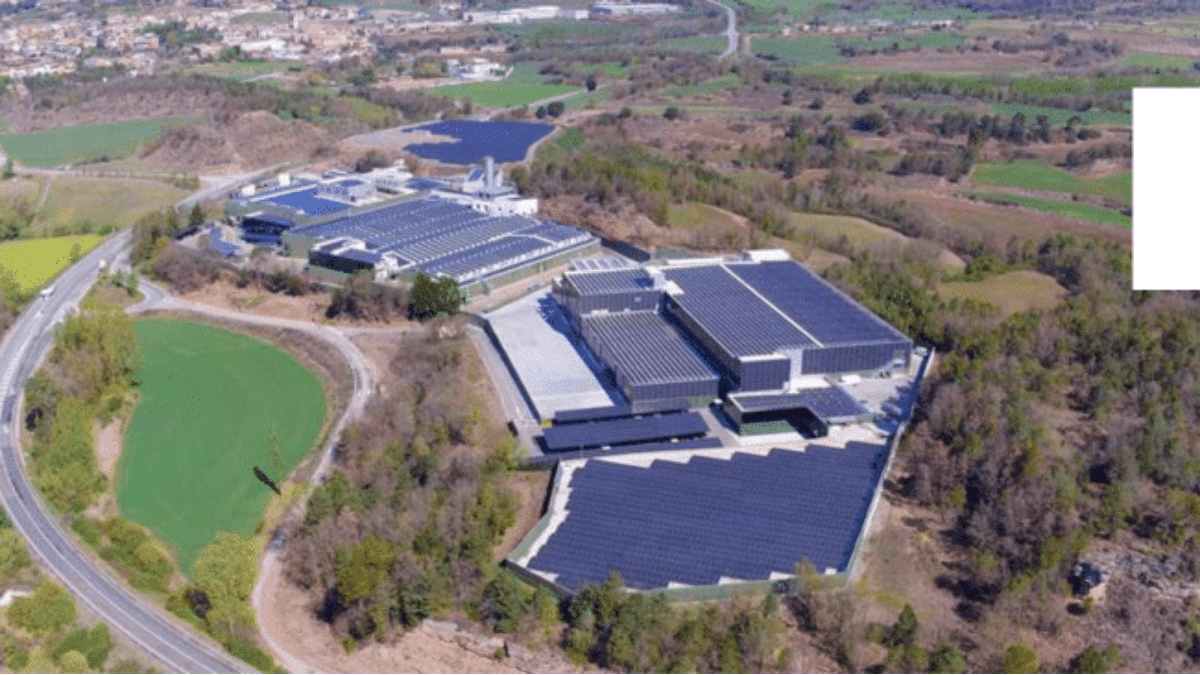 Casa Tarradellas apuesta por la sostenibilidad y estrena un nuevo parque solar