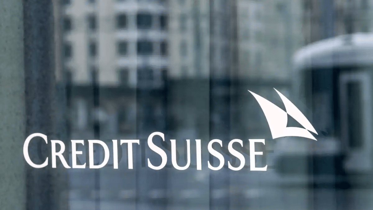 UBS registra alza en bolsa ante rumores de despido de 35.000 empleados por adquisición de Credit Suisse