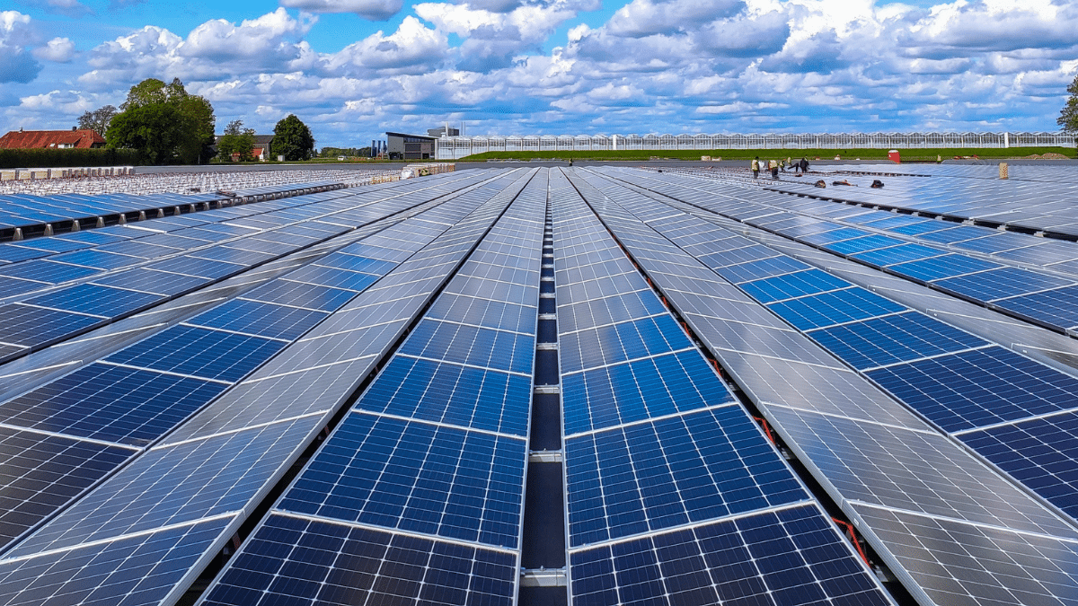 Grenergy firma un acuerdo de venta de energía para su mayor planta solar, de 241 MW en Chile