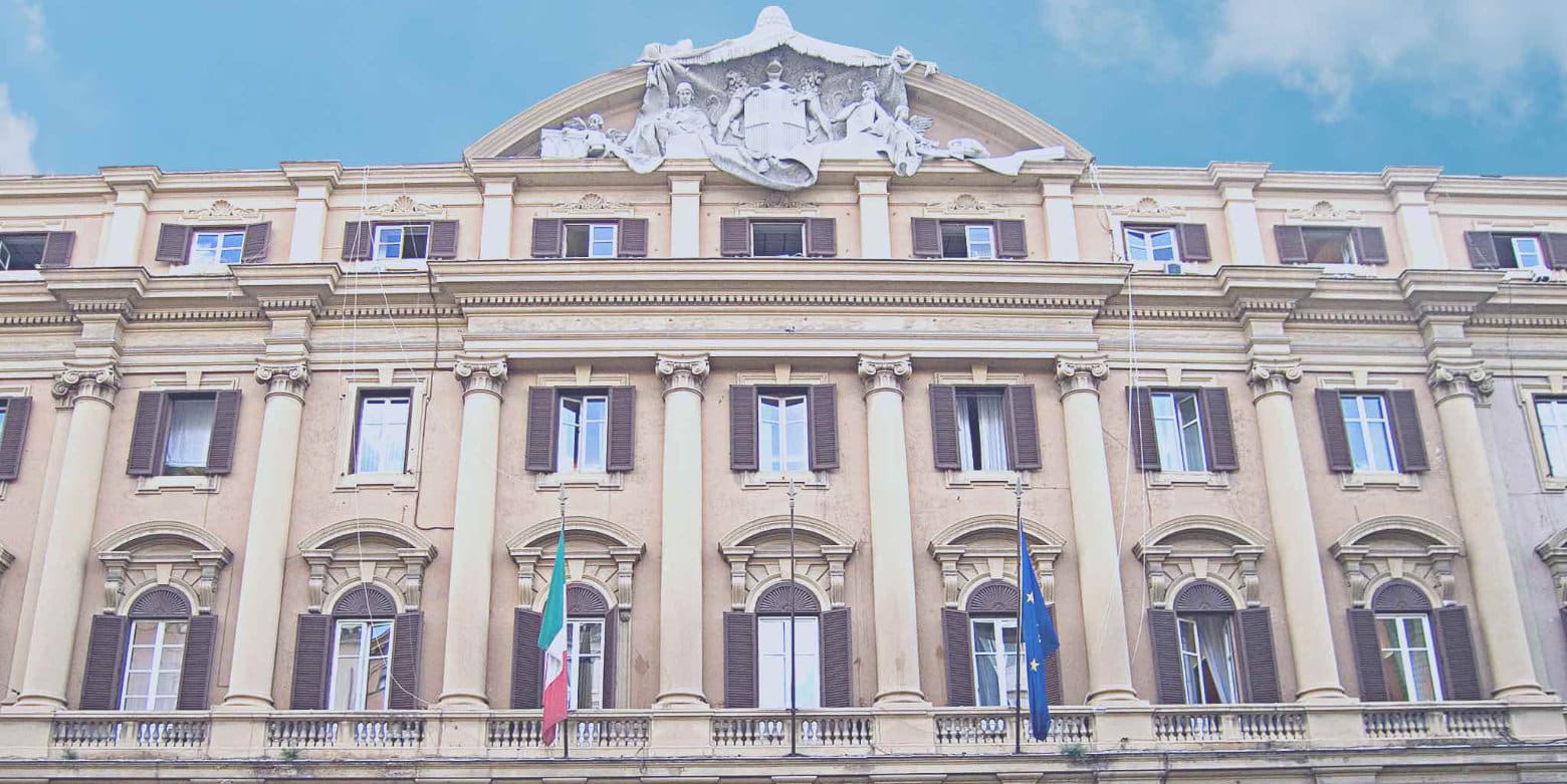 Italia capta casi 18.200 millones en su primer bono exclusivo para minoristas