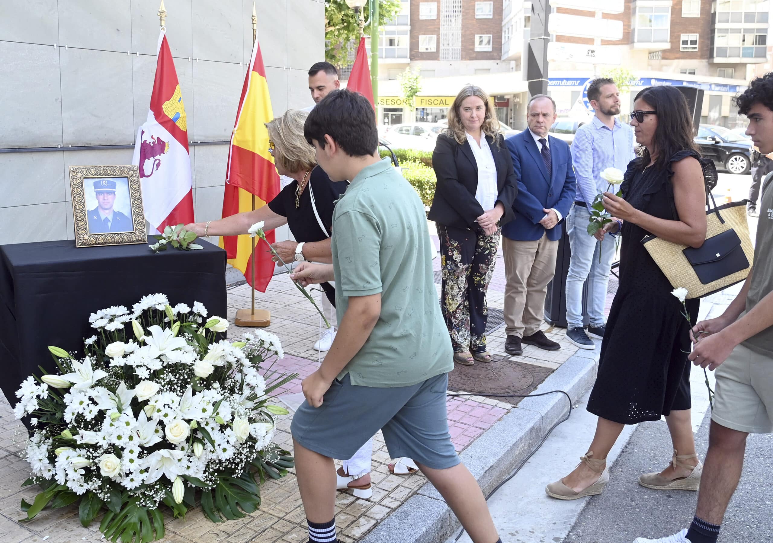 Burgos rinde homenaje al guardia civil Sáenz de Tejada, asesinado por la ETA