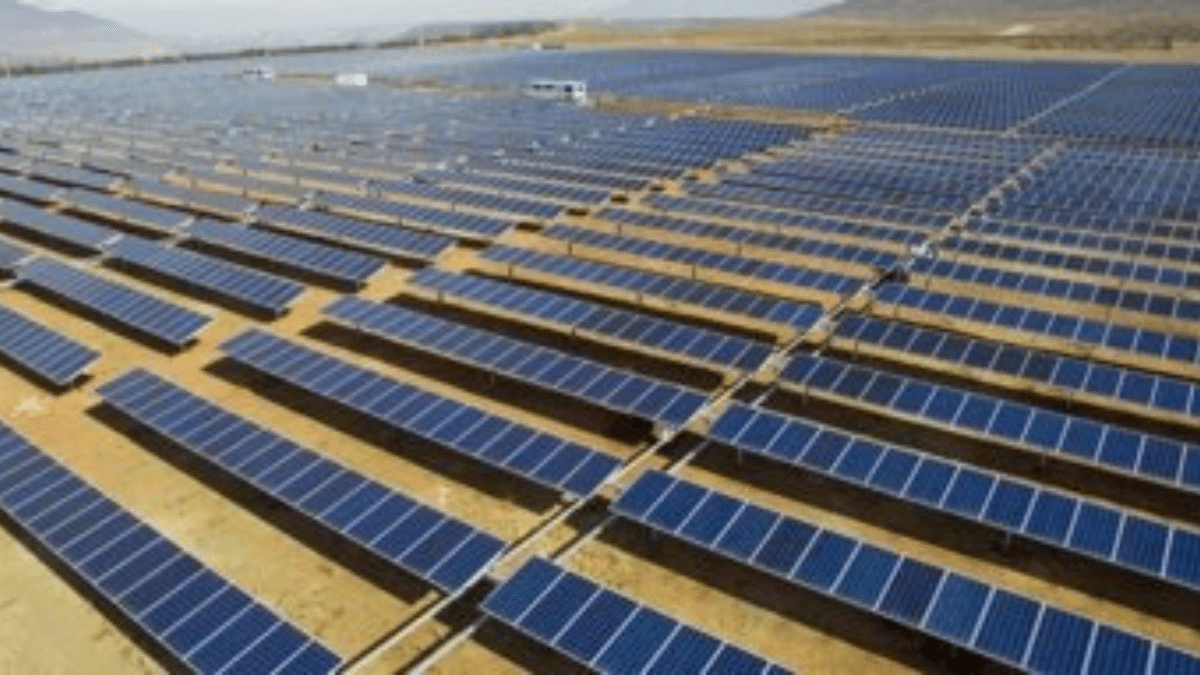 Grenergy cierra la financiación verde de dos parques solares en Chile por 136 millones