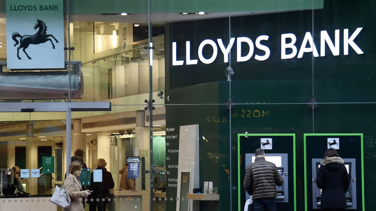 El beneficio neto del banco Lloyds sube el 17 % hasta más de 3.000 millones de euros