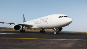 Plus Ultra Líneas Aéreas amplía su flota con un Airbus 330-200 para mejorar sus operaciones