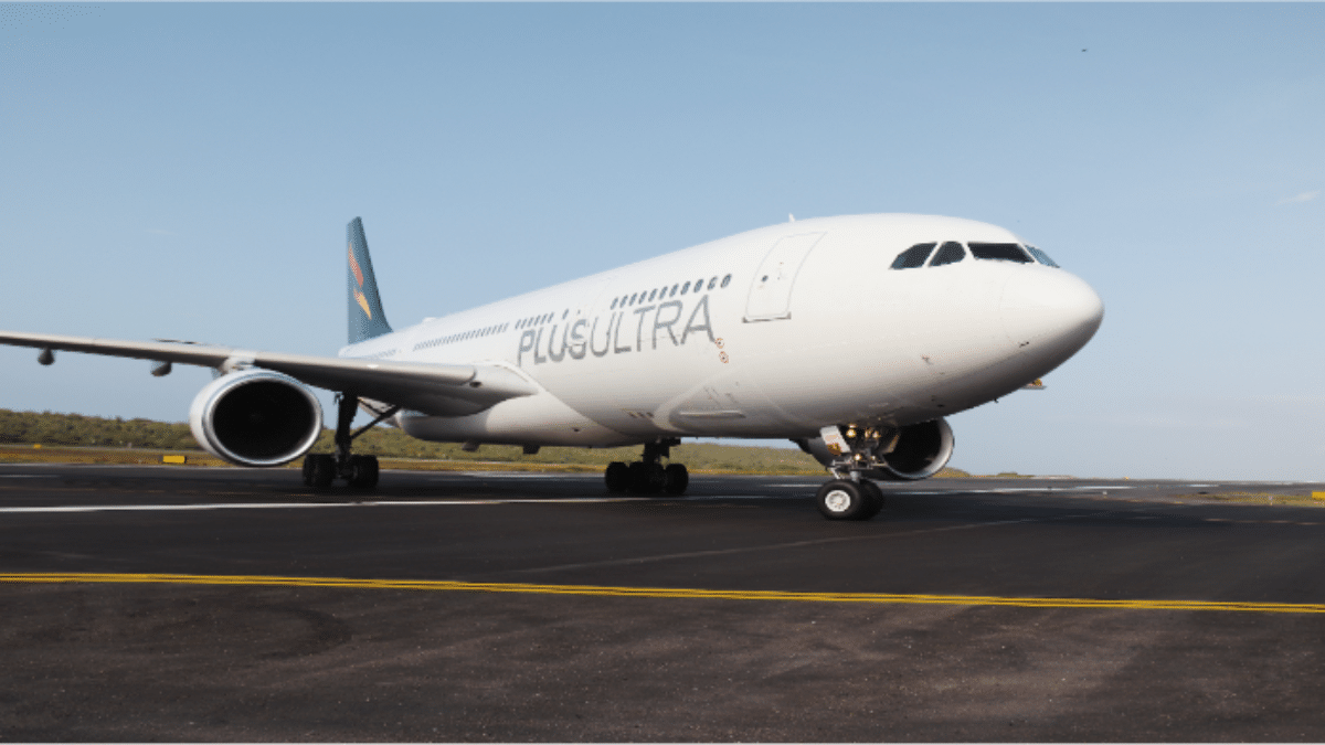 Plus Ultra Líneas Aéreas amplía su flota con un nuevo Airbus 330-200