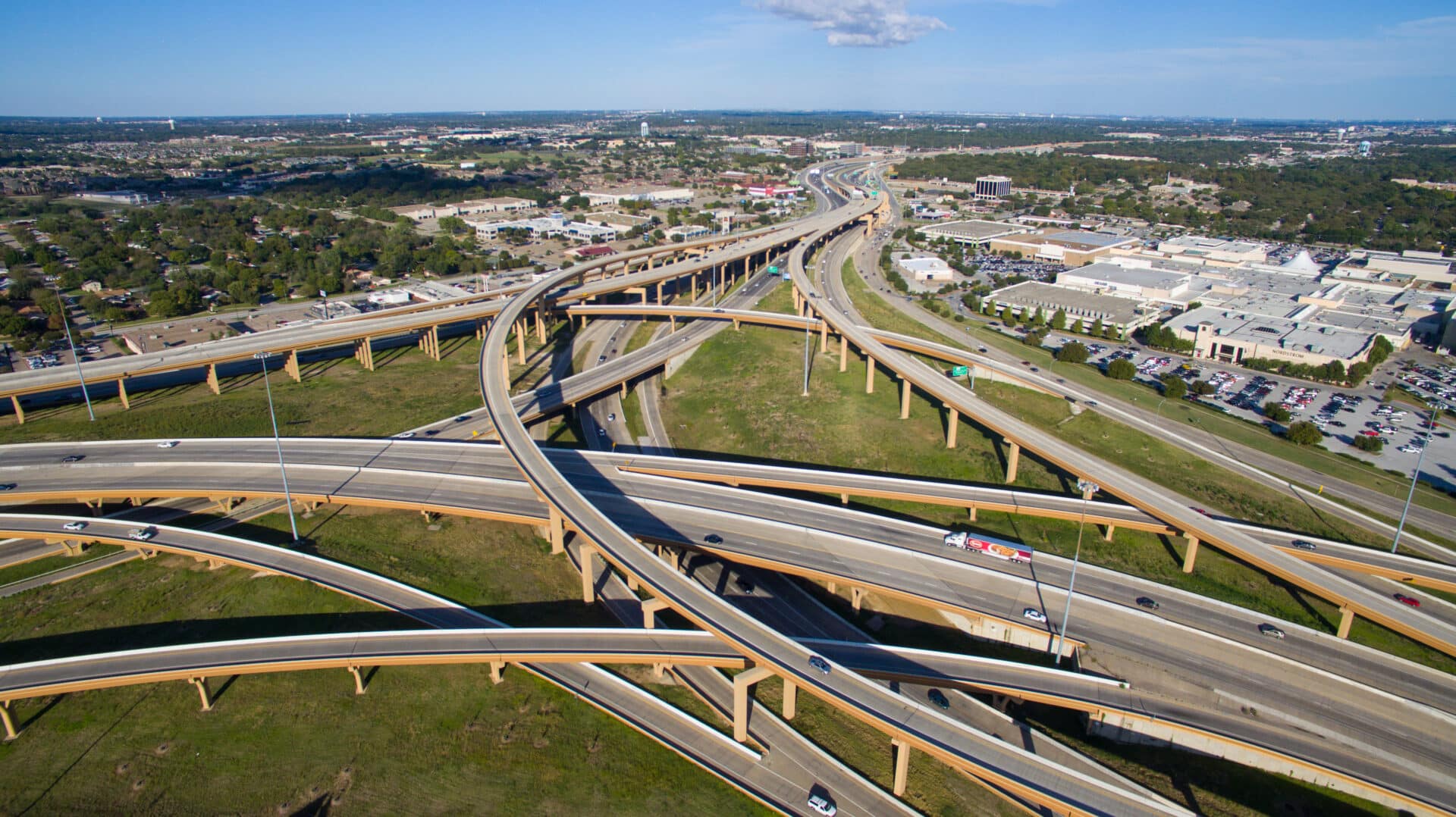Ferrovial cierra una financiación de 400 millones de dólares para la mejora de la autopista NTE en Texas