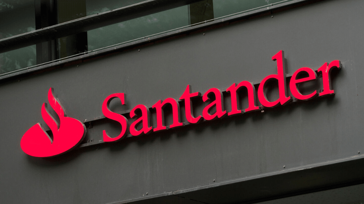 Santander e IE University ofrecen 1.000 plazas formativas a PYMEs españolas para potenciar su crecimiento 